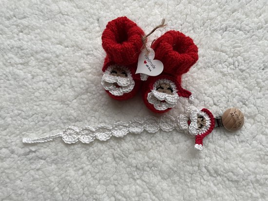 Maminobaby.nl baby geschenkset jongens/meisjes | Kerstman | Handgemaakt | Gebreide babyslofjes | Speenkoord | Kraamcadeu | Babyshower — afbeelding 3
