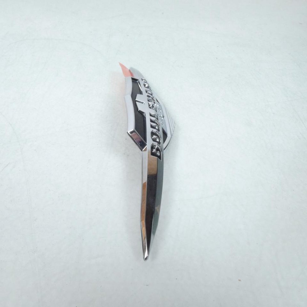 Emblème adhésive 3D pare-brise pour moto Suzuki 1500 Boulevard 68181-06J00 Neuf