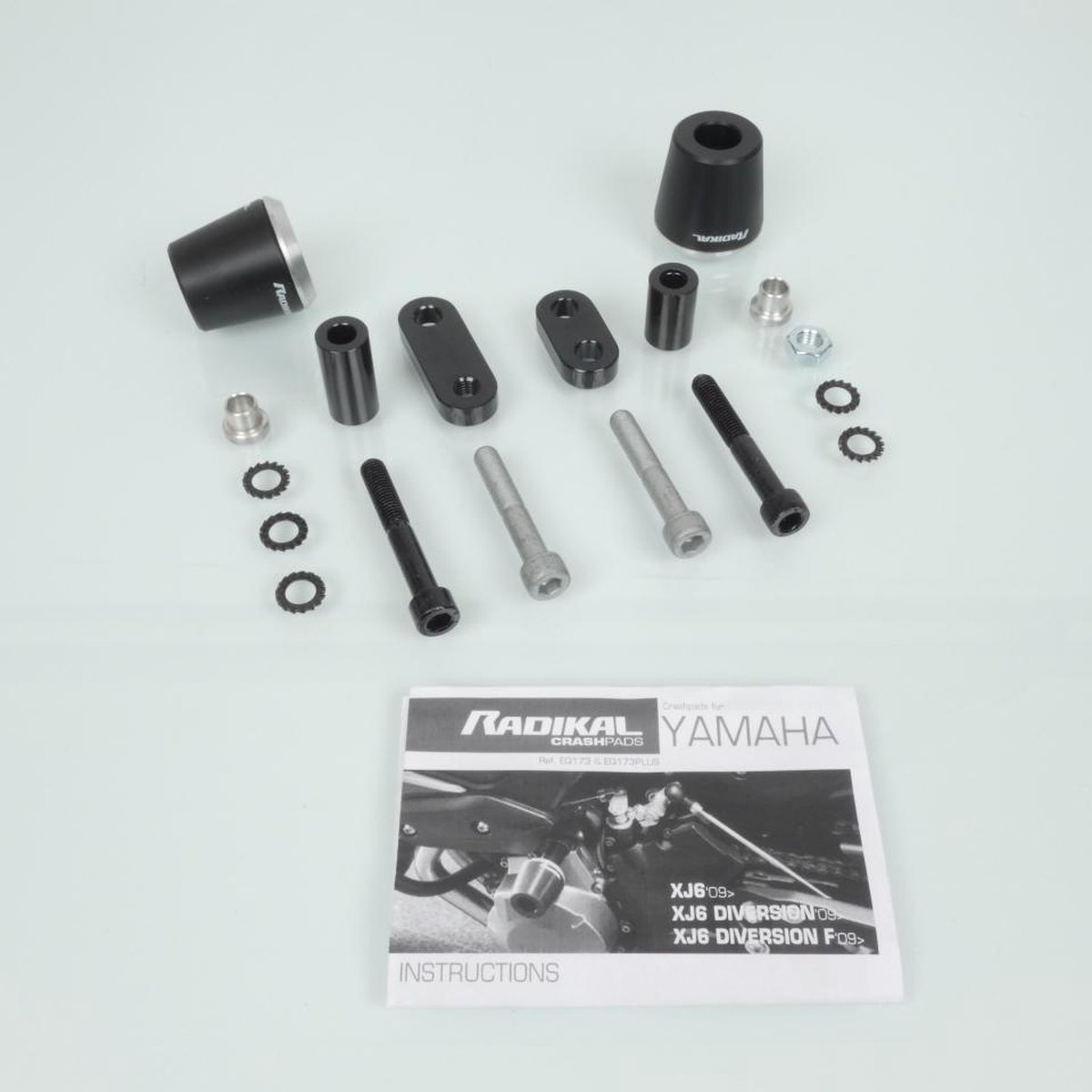 Tampon pare carter Radikal pour moto Yamaha 600 XJ6 Diversion Après 2009 EQ173PLUS