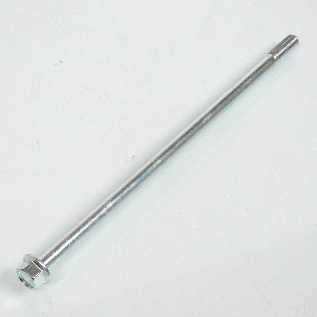 originele mbk/yamaha voorwielas voor mbk 50 rocket scooter 2004 tot 2009 nieuw