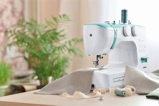 MEDION naaimachine met vrije arm SM60 (60 watt, 60 verschillende steekpatronen met knoopsgaten, led-naailampje, automatische draadinrijger, achteruitrijgknop, draadafsnijder, MD10689)