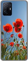 Geschikt voor Xiaomi 11T Pro hoesje - Felle zon boven een aantal klaprozen in Spanje - Siliconen Telefoonhoesje