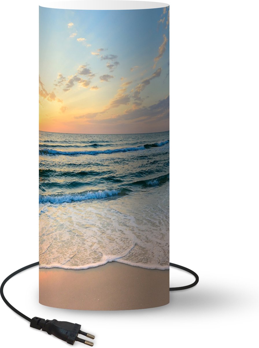 Lamp - Nachtlampje - Tafellamp slaapkamer - Strand - Zee - Zonsondergang - Golf - 54 cm hoog - Ø22.9 cm - Inclusief LED lamp