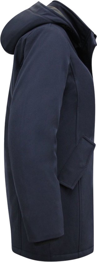 Zijaanzicht van een donkerblauwe winterjas met capuchon en een zak.