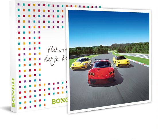 Boîte cadeau grise avec "Bongo" dessus et une image de trois voitures de sport sur un circuit.