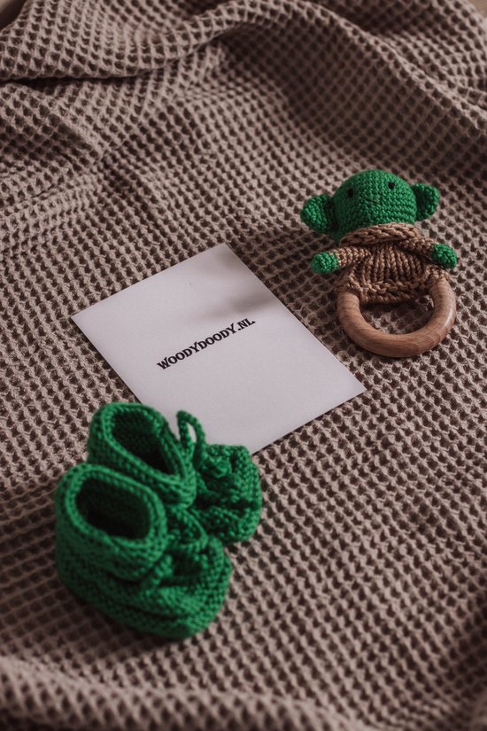 Baby Rammelaar - Baby Yoda met Zachte Schoentjes Geschenkset met Geboortekaart Baby - Kraamcadeau Unisex Jongen Meisje - Baby Cadeau - Geboorte Cadeau - Babyshower - Baby Geschenkset - Kraamcadeau - Kraampakket — afbeelding 4