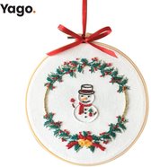 Yago Sneeuwpop Kerstkrans - Borduurpakket | Starterskit | Alles inbegrepen | Patroon | Borduurring | Borduurgaren | Voor volwassen | Creatief | Hobby | Borduren | Ontstressen | Borduurset | Kerstmis | Kerst
