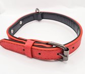 Halsband hond vegan leer | Rood | Maat M | Nek 39 - 49 cm| Breedte 2,5 cm | Lengte 55 cm | Gespsluiting | Wandelen | Hondenhalsband