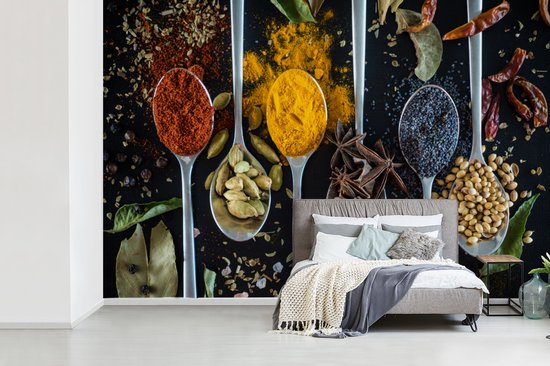 Behang - Fotobehang Kruiden - Lepel - Specerijen - Zwart - Keuken - Breedte 420 cm x hoogte 280 cm