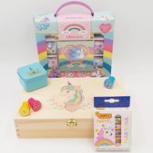 Geschenkpakket unicorn - knutselpakket - totum - knutselen - tekenkist hout - plasticine - stempels - stickers - sint cadeau meisje - verjaardag - sinterklaas - knutselpakket