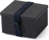 Uhmm Box 02 - Black Chalk Box & Strap - Lunch to Go - vierkant/square - plat uitvouwbaar/foldable flat - voedselveilig/food safe – geschikt voor vaatwasser, vriezer, magnetron/dishwasher, freezer, microwave safe - 100% recyclable –Deens/Danish Design
