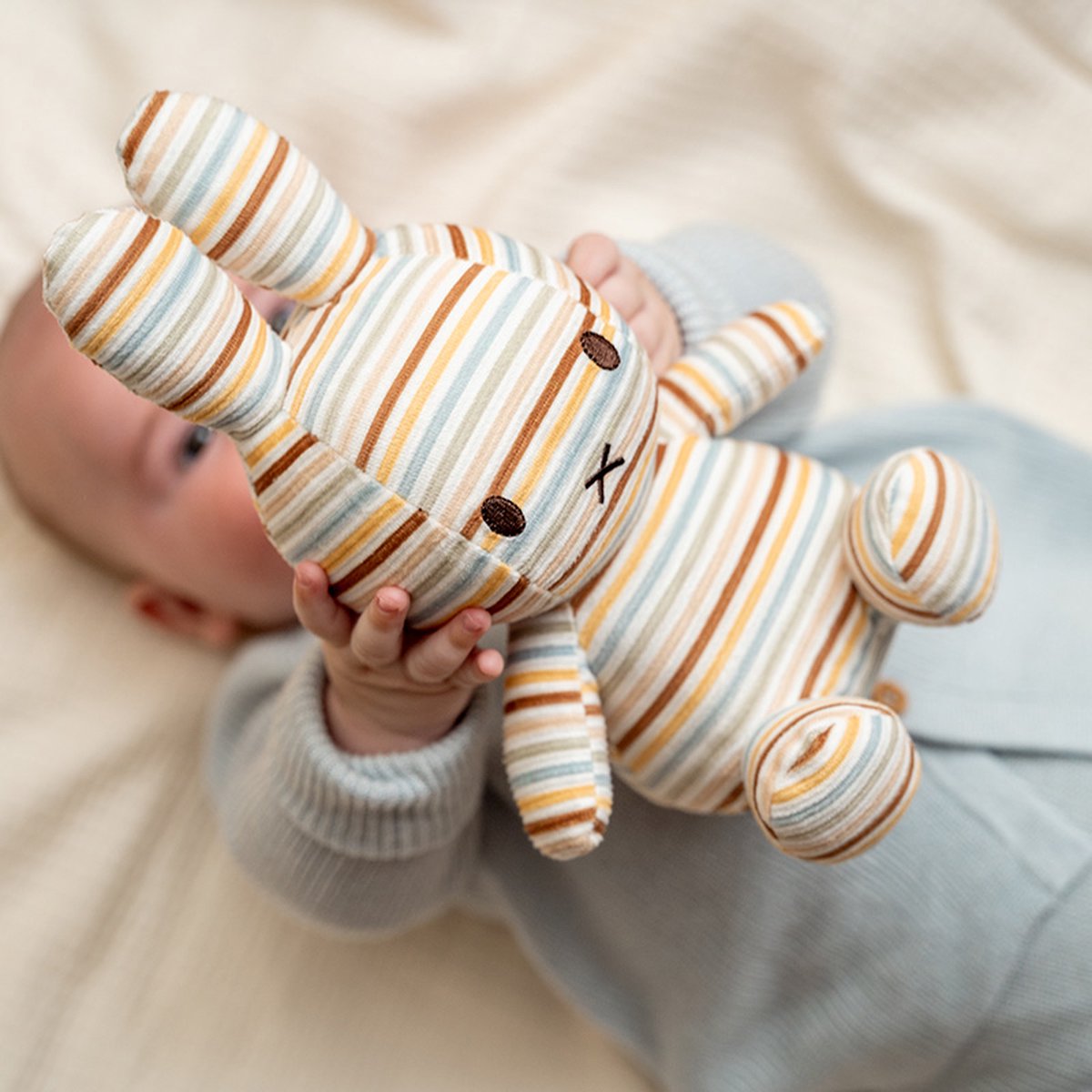 Nijntje By Little Dutch Knuffel All Over Vintage Sunny Stripes 25 cm — afbeelding 3