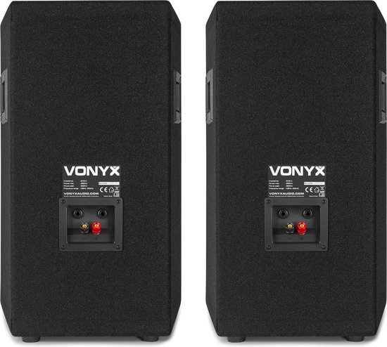 Achterkant van twee zwarte Vonyx luidsprekers met Vonyx logo en aansluitingen.