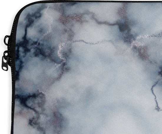 Laptophoes 15.6 inch - Marmer print - Stenen - Agaat - Laptop sleeve - Binnenmaat 37x26 cm - Zwarte achterkant