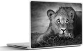 Laptop sticker - 15.6 inch - Wilde dieren - Leeuw - Natuur - Zwart - Wit - 36x27,5cm - Laptopstickers - Laptop skin - Cover