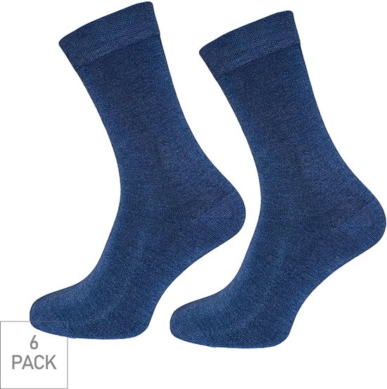 Deux chaussettes bleu foncé, unies.