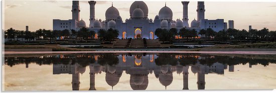Acrylglas - Weerspiegeling van Moskee in het Water in Abu Dhabi - 60x20 cm Foto op Acrylglas (Wanddecoratie op Acrylaat)