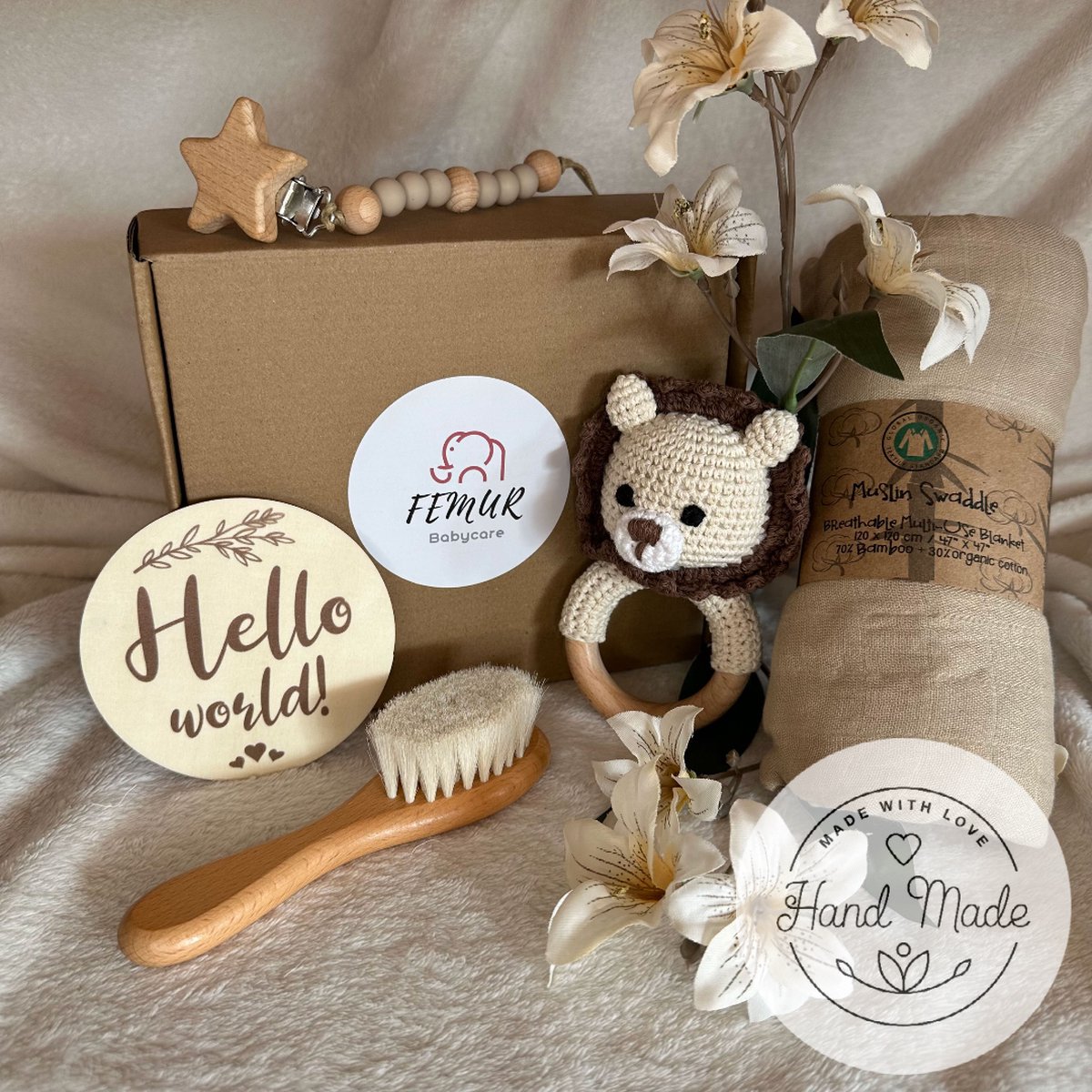 Baby Geboorte Set – Baby Speelgoed – New Born Set – Geschenk Set - Kraamcadeau – Babyshower – Gender Reveal Party - Bijtring – Handgemaakt – Natuurlijke Materialen – Speenkoord - Leeuw