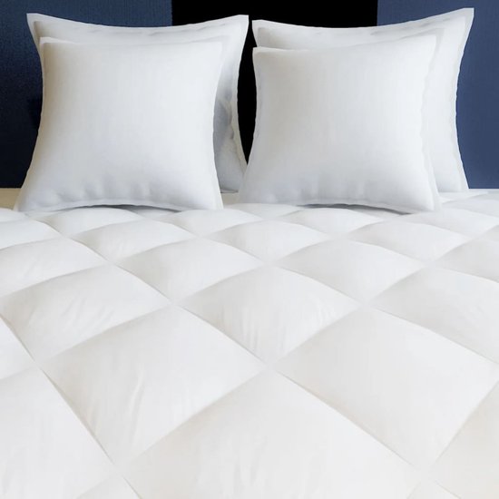 Linnea Zomerdekbed, 300 x 240 cm, Harmony, vulling van polyestervezel, 150 g /m² Linnea Zomerdekbed, 300 x 240 cm, Harmony, vulling van polyestervezel, 150 g /m²