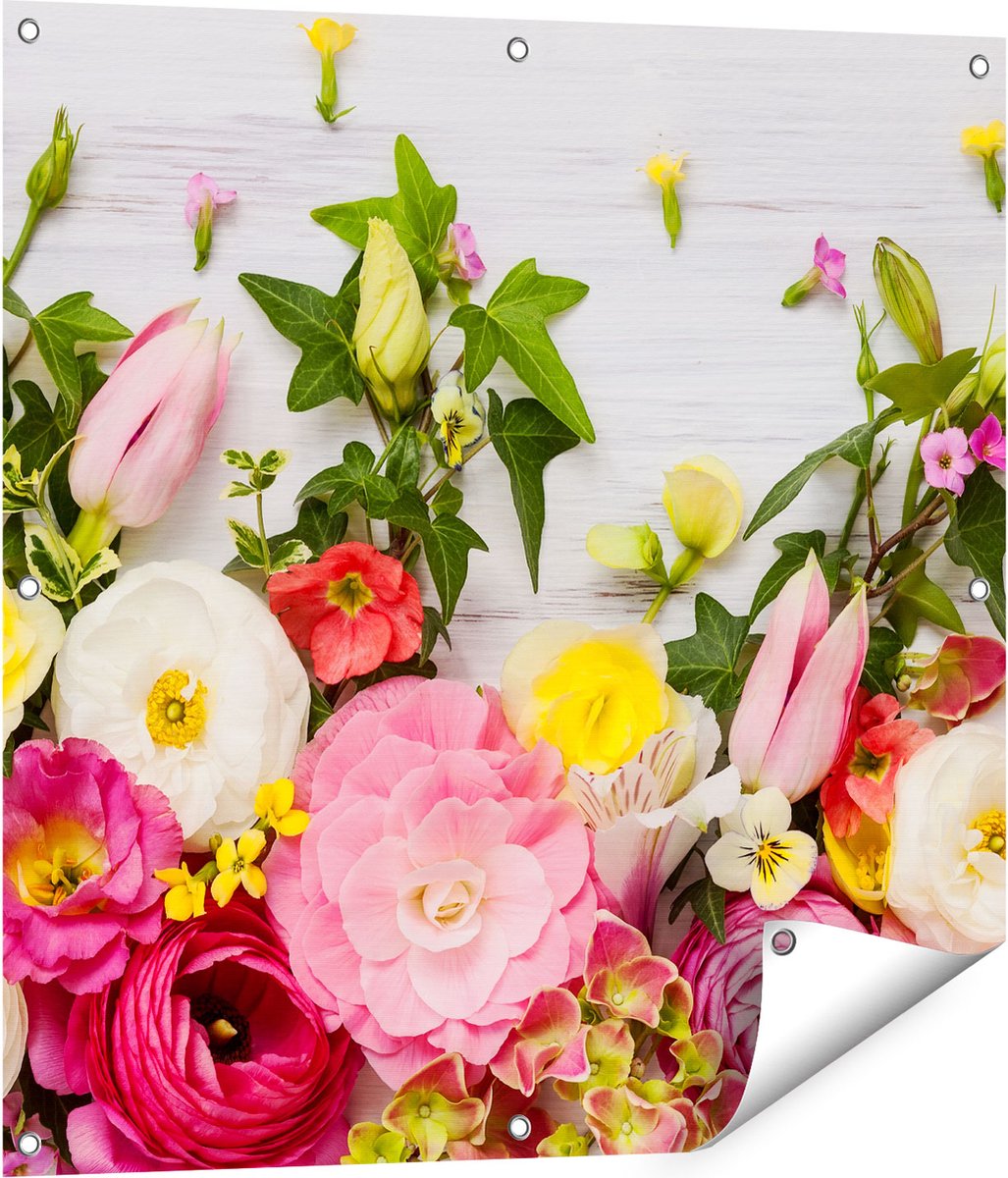 Gards Tuinposter Bloemen op een Witte Houten Achtergrond - 80x80 cm - Tuindoek - Tuindecoratie - Wanddecoratie buiten - Tuinschilderij Multikleur