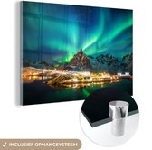 MuchoWow® Glasschilderij 90x60 cm - Schilderij acrylglas - Noorderlicht - Lampen - Berg - Noorwegen - Foto op glas - Schilderijen