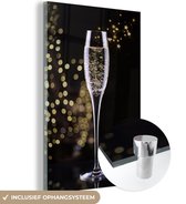 MuchoWow® Glasschilderij 20x30 cm - Schilderij acrylglas - Glas met champagne - Foto op glas - Schilderijen