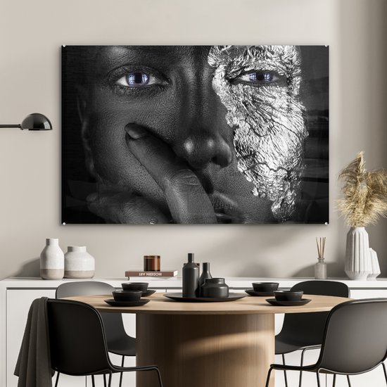 Peinture sur verre - Femme noire aux yeux bleus et accents argentés - 90x60 cm - Peintures sur Verre Peintures - Photo sur Glas