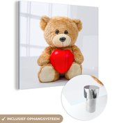 MuchoWow® Glasschilderij - Een knuffelbeertje voor valentijn - 90x90 cm - Acrylglas Schilderijen - Foto op Glas