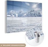 MuchoWow® Glasschilderij 120x80 cm - Schilderij acrylglas - Besneeuwde bergen in Zwitserland - Foto op glas - Schilderijen