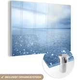 MuchoWow® Glasschilderij 150x100 cm - Schilderij acrylglas - Zomer - Zee - Bergen - Foto op glas - Schilderijen