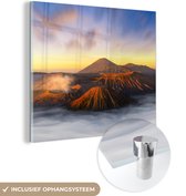 MuchoWow® Glasschilderij 20x20 cm - Schilderij acrylglas - Indonesië - Vulkaan - Java - Foto op glas - Schilderijen