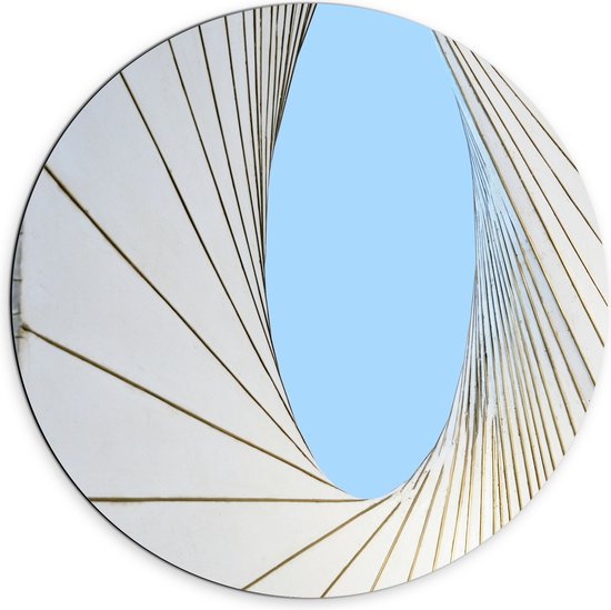 Dibond Muurcirkel - Abstract Groot Wit Gebouw met Bruine Details onder Helderblauwe Lucht - 70x70 cm Foto op Aluminium Muurcirkel (met ophangsysteem)