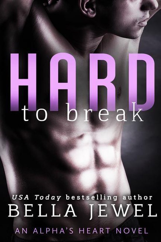 Model met gespierde buik, met de tekst "HARD to break" en "BELLA JEWEL".