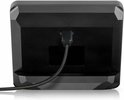 Achterkant van de zwarte Stream Deck+ met USB-C kabel aangesloten.