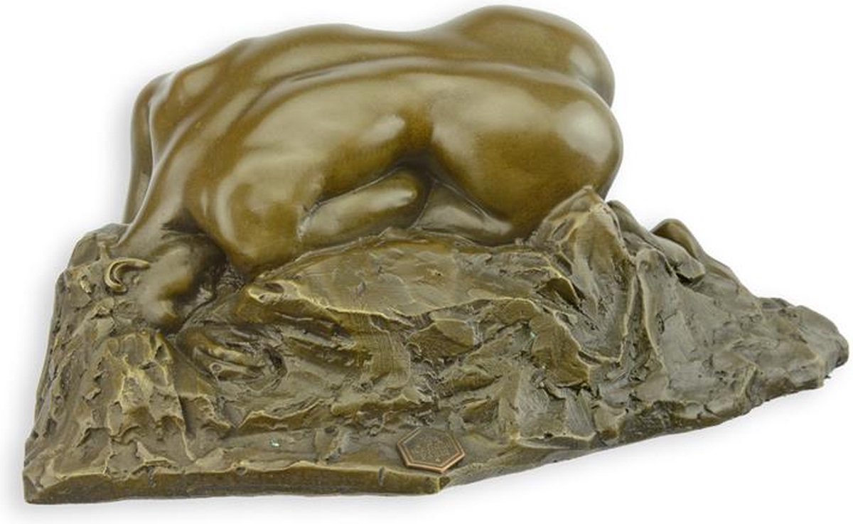 EEN BRONZEN BEELD VAN DANAID