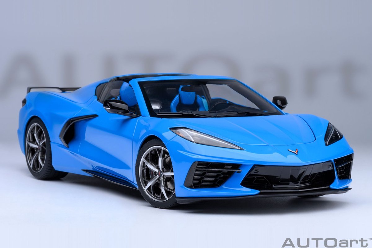 AUTOart 1/18 Chevrolet Corvette C8 Stingray Z51, Rapid Blue