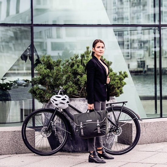 Ortlieb fietstas achter sale