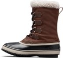 Bruine Sorel winterlaars met zwarte rubberen onderkant en neus, en witte teddy voering.