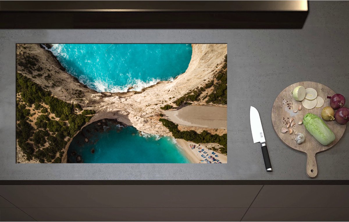 Inductieplaat Beschermer - Bovenaanzicht van Mediteraanse Cliffs - 90x52 cm - 2 mm Dik - Inductie Beschermer - Bescherming Inductiekookplaat - Kookplaat Beschermer van Zwart Vinyl