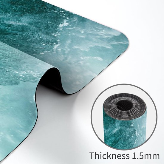 Draagbare Yogamat voor reis - 15 mm dik - Antislip Gymnastiekmat - Duurzaam - Imitatiesuède - Zachte Oefenmat - Yoga Pilates - Bikram Stretching - 180 x 61 cm van Navaris — afbeelding 4