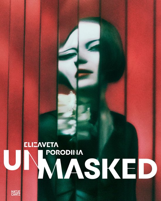 Boekcover met de titel 'UNMASKED' en 'ELIZAVETA PORODINA', met een portret van een vrouw met make-up.