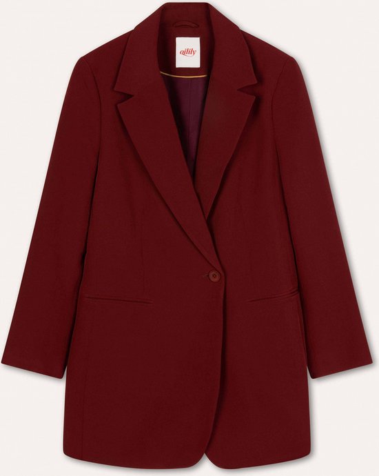 Roodbruine blazer van het merk Oilily, gedrapeerd met de knoop aan de zijkant.