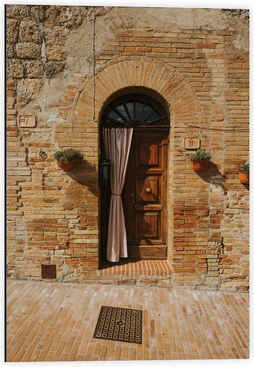 Dibond - Voordeur Klein Bruin Huisje - 40x60cm Foto op Aluminium (Wanddecoratie van metaal