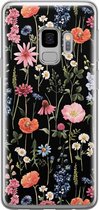 Leuke Telefoonhoesjes - Hoesje geschikt voor Samsung Galaxy S9 - Dark flowers - Soft case - TPU - Bloemen - Zwart