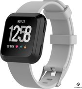 Siliconen Smartwatch bandje - Geschikt voor Fitbit Versa / Versa 2 silicone band - grijs - Strap-it Horlogeband / Polsband / Armband - Maat: Maat S
