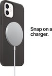 Donkerbruin hoesje voor iPhone met MagSafe oplader erop geklikt.