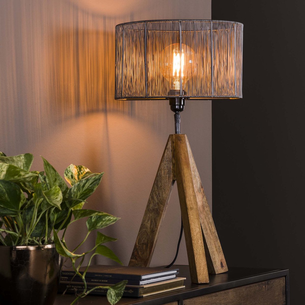 Tafellamp Stringshade tripod | ⌀ 30 cm | 65 cm | mangohout / metaal | bruin / grijs / zwart | bureaulamp | warm / sfeervol licht | modern / landelijk design