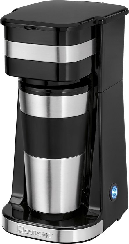 Zwarte Clatronic koffiezetapparaat met RVS beker, met blauw oplichtende aan/uit-knop.