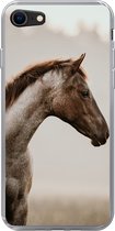 Telefoonhoesje Geschikt voor iPhone SE 2022 hoesje - Paard - Mist - Natuur - Siliconen Telefoonhoesje