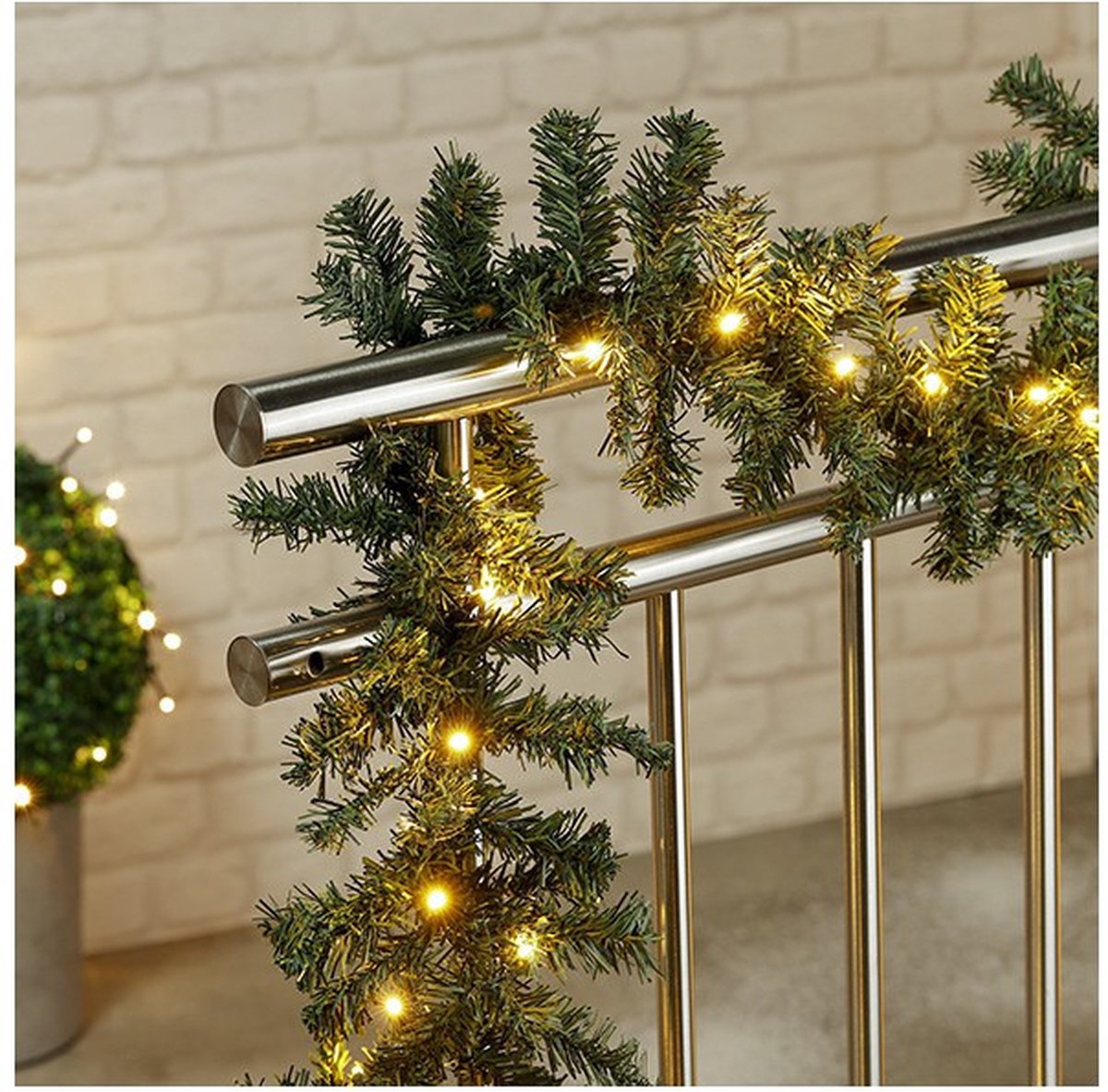 HI Dennen guirlande - groen - met verlichting - 270 x 20 cm - dennenslinger - kerstslinger - versiering – foto 2
